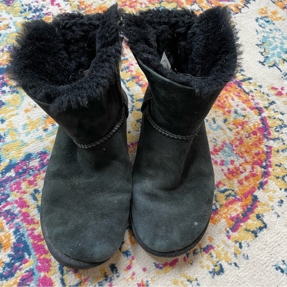 UGG Women’s Mini Bailey Bow II Weather Resistant Cold Weather Booties Black sz 6 - Picture 3 of 14